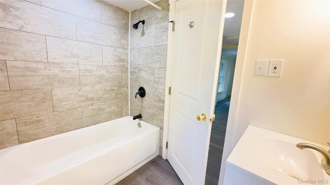 Building Photo - 8 Marie Rd