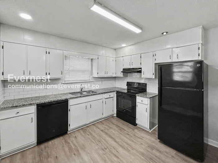 Building Photo - 4126 Macduff Dr