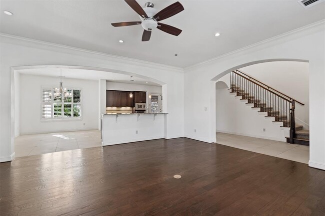 Building Photo - 8917 Villa Norte Dr