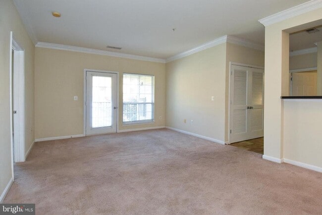 Building Photo - 4850 Eisenhower Ave