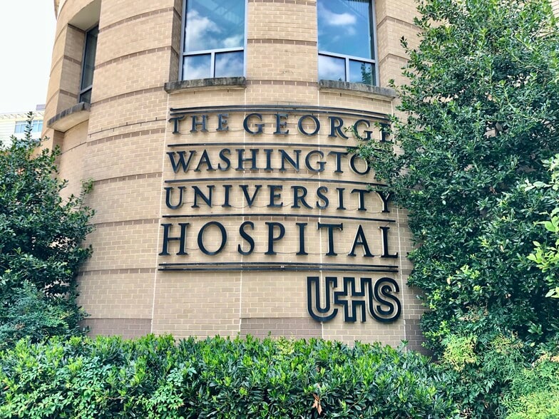 The George Washington University Hospital (UHS) - 950 25th St NW