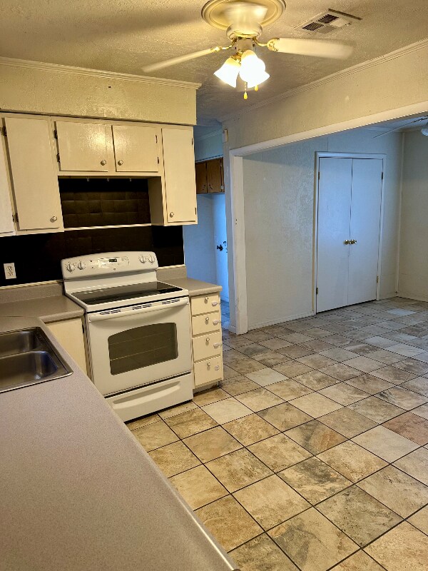 Building Photo - 4031 NW Lindy Ave