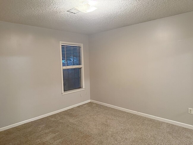 Building Photo - 6788 The Willows Cove