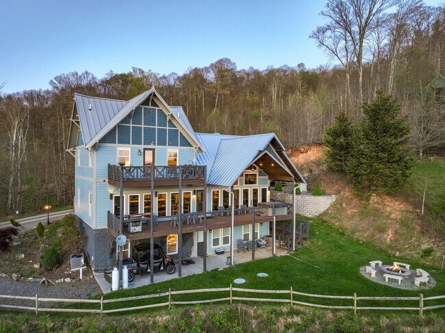 Building Photo - 140 Mystic Ridge Dr