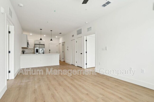 Building Photo - 221 S Bumby Ave