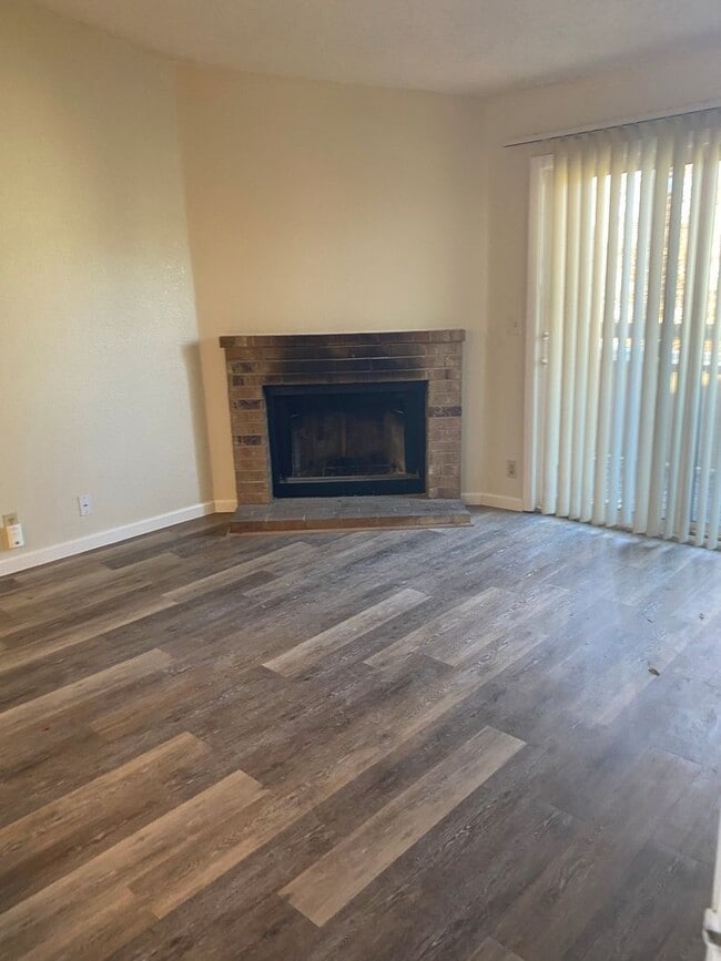 Building Photo - 555 E Patriot Blvd