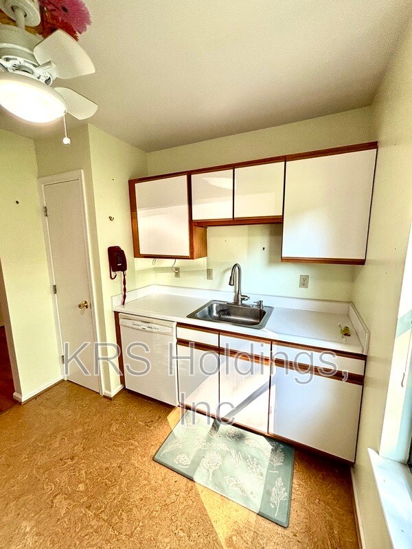 Building Photo - 542 Whitcover Cir