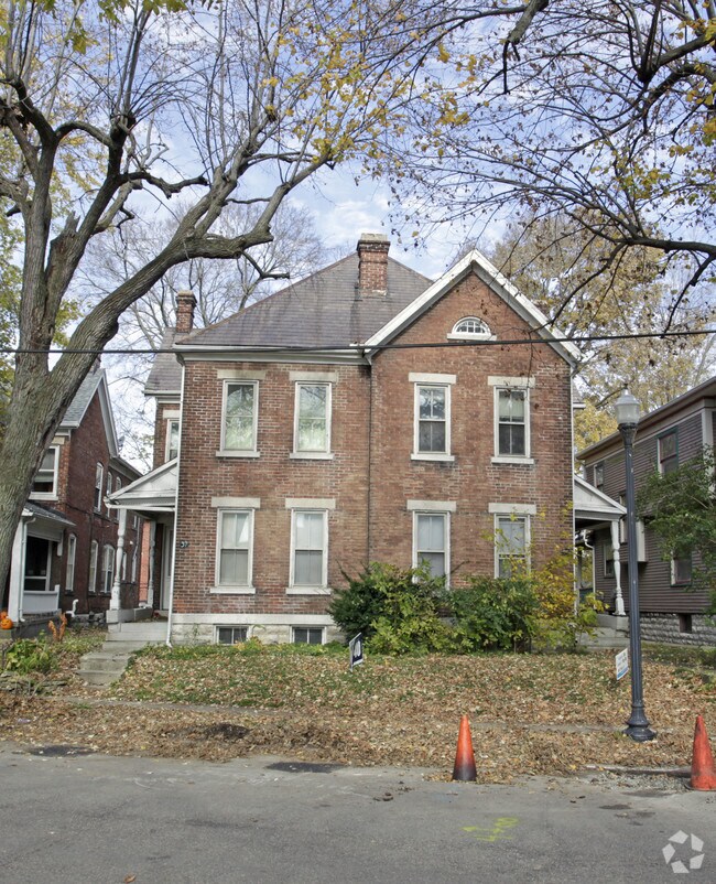 Primary Photo - 35-37 W Riverview Ave