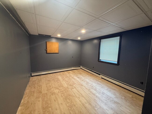 Building Photo - Charming 3-Bedroom Single-Family Home