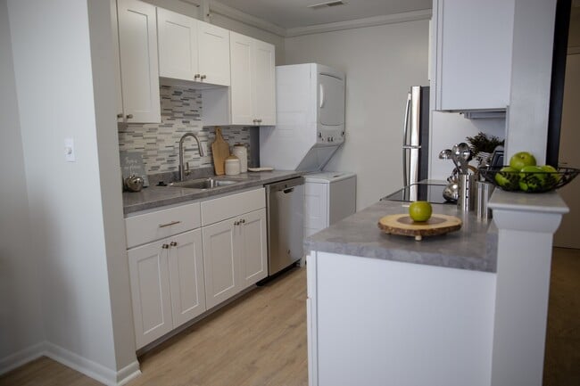 Building Photo - Two Bedroom Signature Style Apartment on the Third Floor