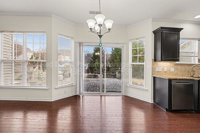 Building Photo - 1349 Middlecrest Dr NW