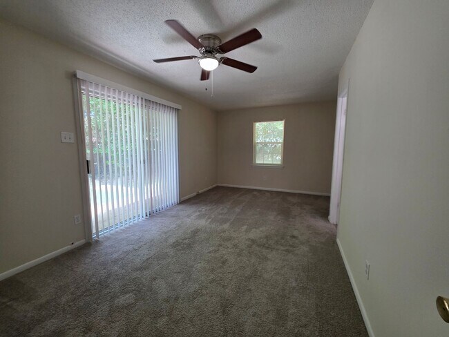 Building Photo - Nicely updated 3BR/1.5BA with fenced in ba...