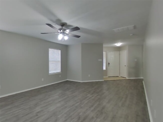 Building Photo - 7215 Lazy Summer Ct