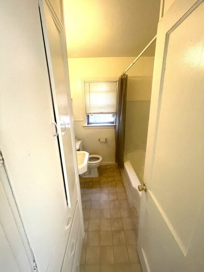 Building Photo - (2539 10th Ave Ct.)