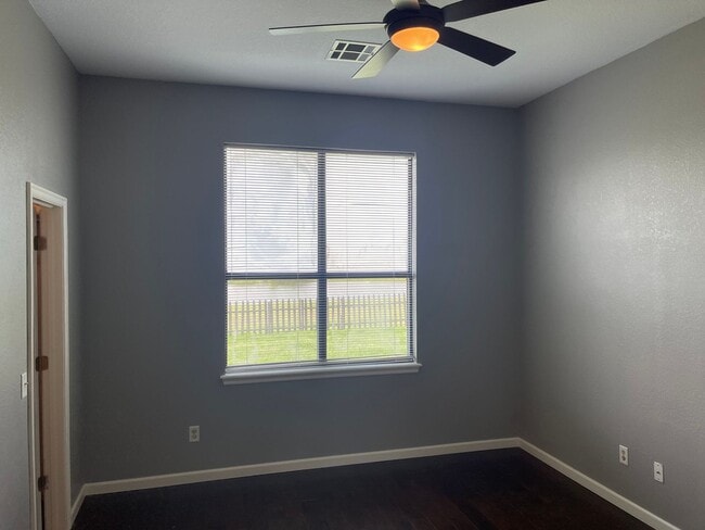 Building Photo - Water front 3 bedroom, 2 bath with a 2 car...