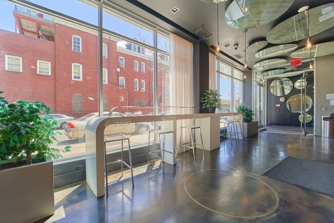 Building Photo - Luxury One Bedroom in Bushwick