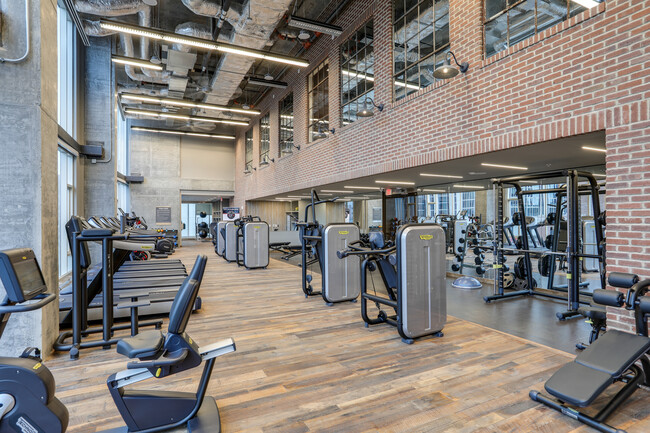 Amenity Level 7-Gym. Private fitness available on Amenity Level 8 - 515 Church St