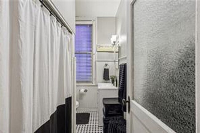 Building Photo - 2 bedroom Apartment in the Heart of The Mexican War Streets