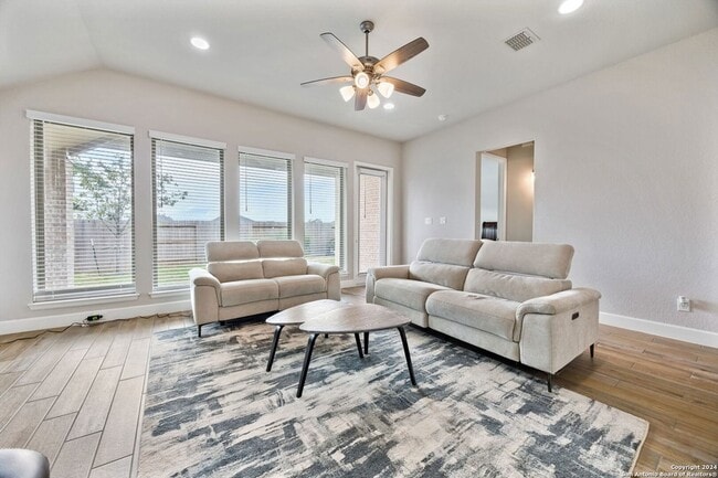 Building Photo - 9328 Trestle Crk