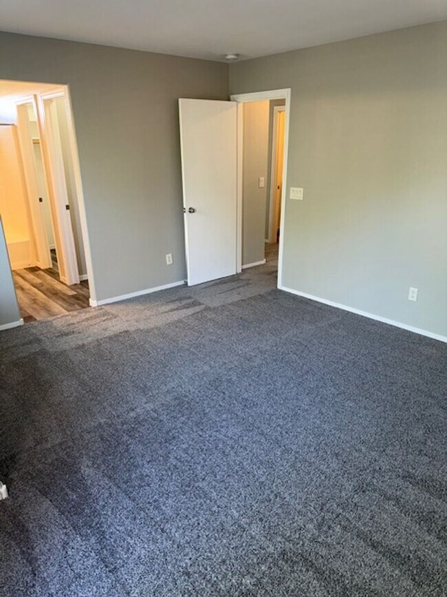 Building Photo - 2-STORY HOME FOR RENT IN HENDERSON