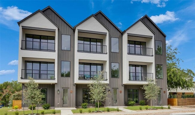 Building Photo - 1937 E 38th 1/2 St