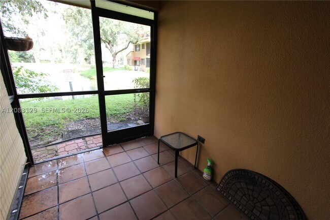 Building Photo - 15495 N Miami Lakeway