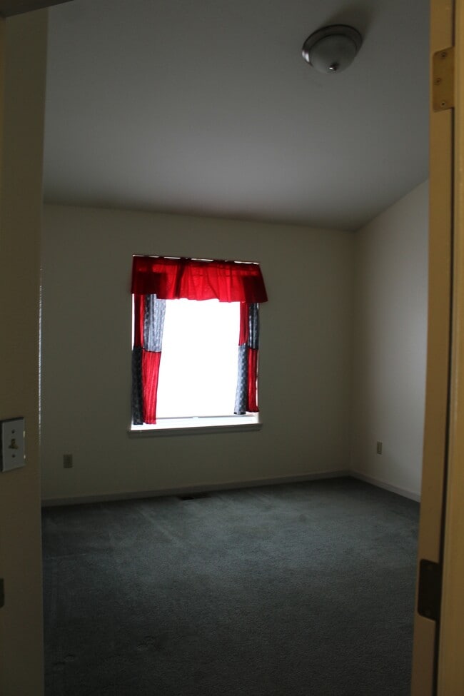 Building Photo - 201 Mallow Ct