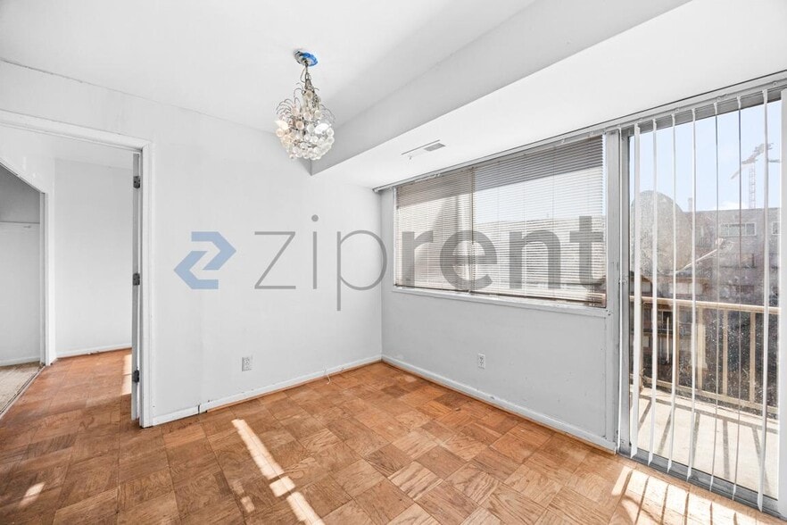 Building Photo - 5851 Quantrell Ave