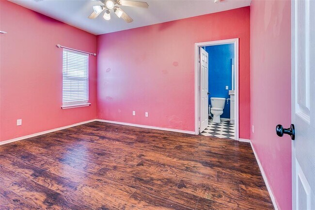 Building Photo - 6005 SE 70th St