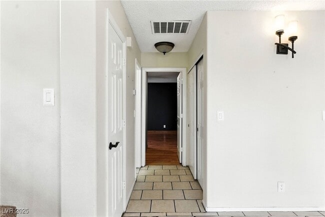 Building Photo - 3252 Centavo Dr