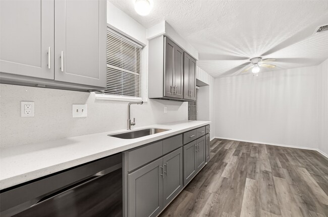 Building Photo - 11411 Hornbrook Dr