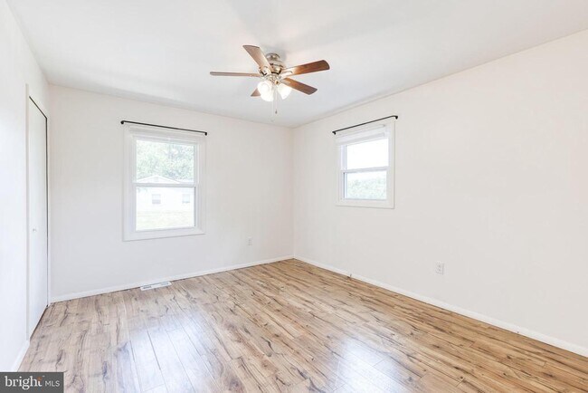 Building Photo - 2249 Four Seasons Dr