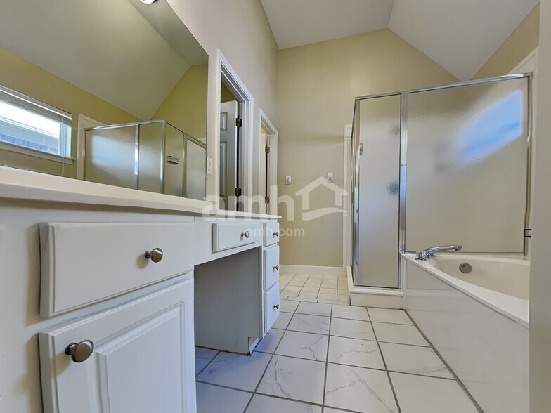 Building Photo - 1406 Siskin Dr