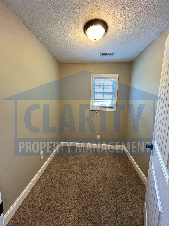 Building Photo - 3131 Pin Oaks Cir NE