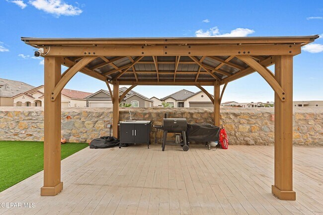 Building Photo - 824 Paseo Solar Dr