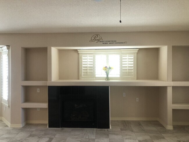 Building Photo - 6216 Lovebird Ln