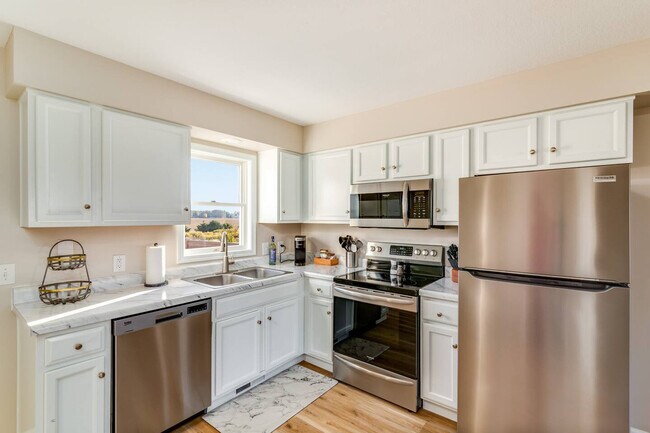 Building Photo - 10268 Cleveland Rd