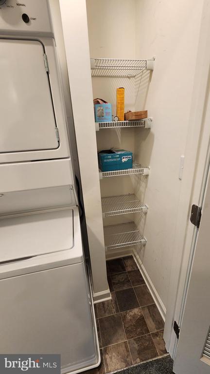 Building Photo - 14225 Jib St