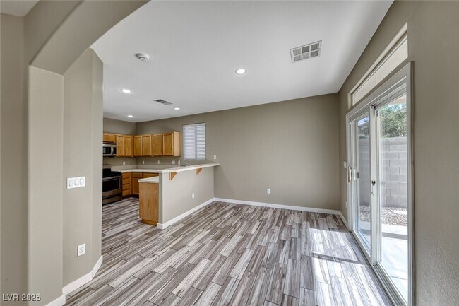 Building Photo - 7237 Twin Maples Ct