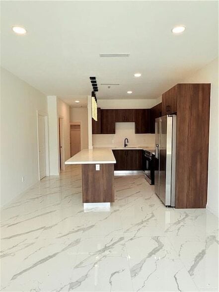 Building Photo - 3018 S K Center St