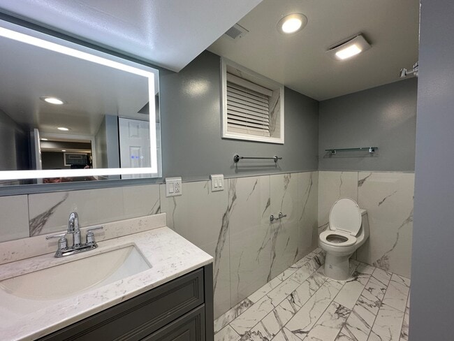 Building Photo - 8440 W Windsor Ave