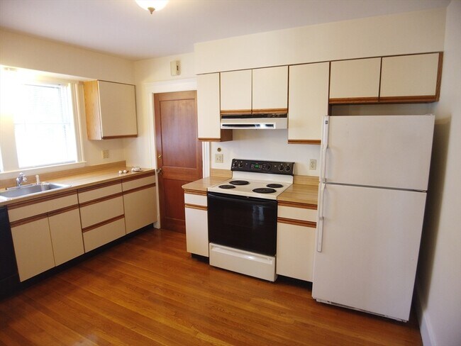 Building Photo - 64 Palfrey Rd