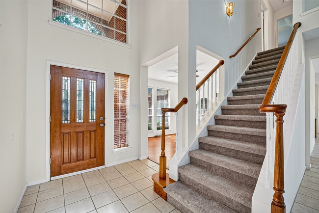 Building Photo - 2411 Charter Oaks Ct
