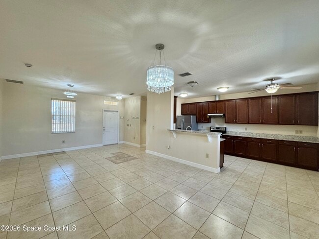 Building Photo - 181 Del Monte St NE