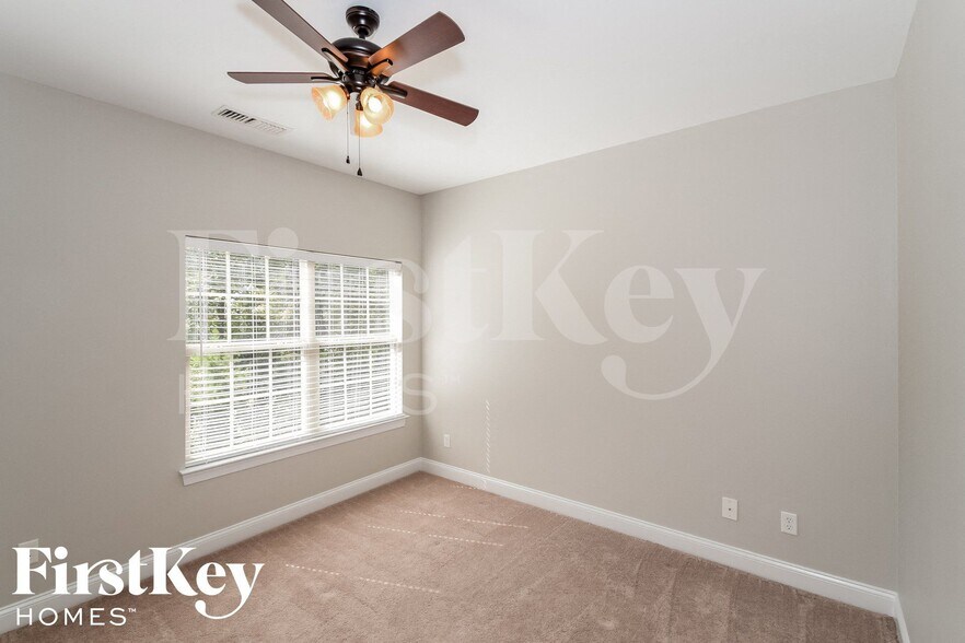 Building Photo - 1819 Winnipeg Cir