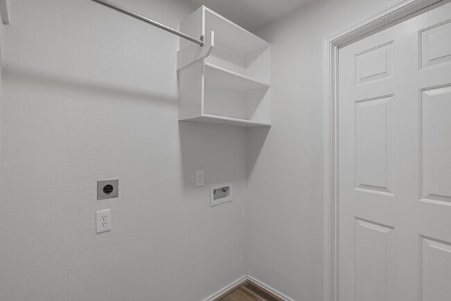 Building Photo - 6727 Shelby Oaks Dr