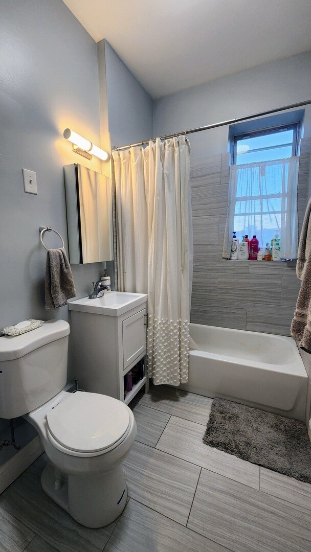 Building Photo - 2150 W Iowa St