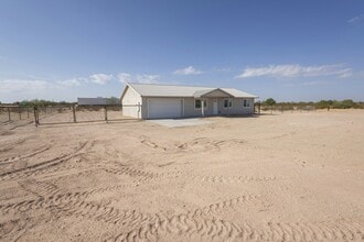 Building Photo - 20661 Leavitt Ln