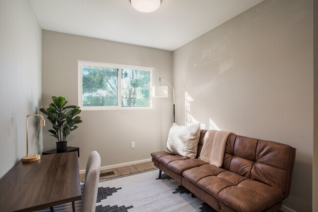 Building Photo - 1105 Silver Avenue SW