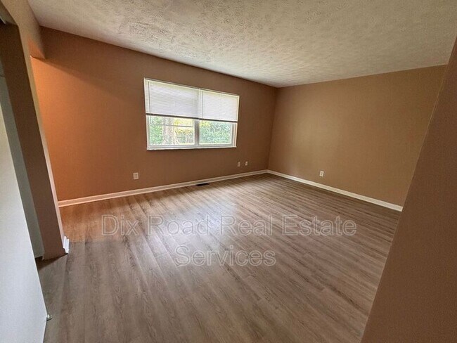 Building Photo - 3312 Burgoyne Dr